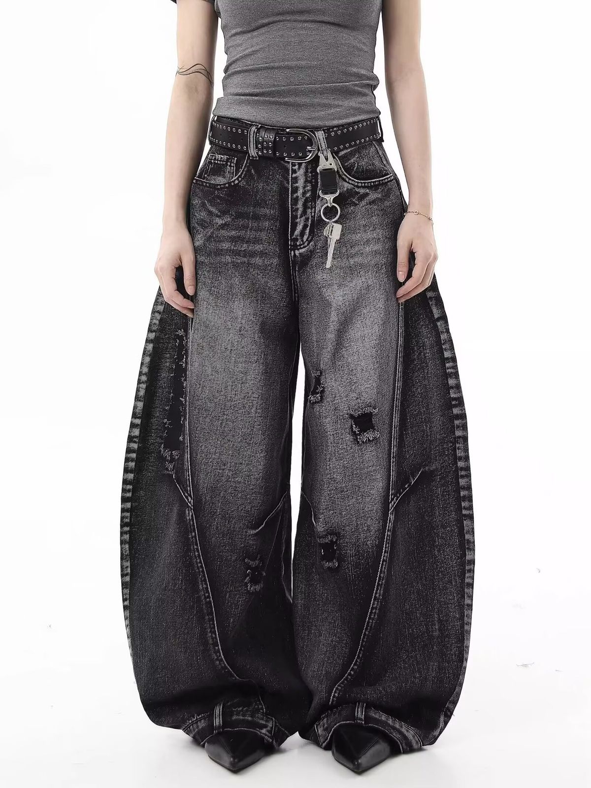 Vintage Distressed Ripped Denim Pants – Oversized Wide-Leg & Floor-Dragging Fit | High-Street Fashion Statement For Men & Women_mkmklike.com