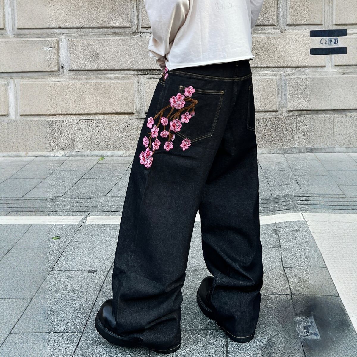 Vintage Americana Embroidered Plum Blossom Relaxed Fit Men's Jeans Y2K High Street Straight Leg Long Pants_mkmklike.com