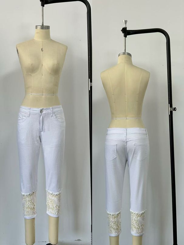 Women’s High-Waisted Stretch Denim Capri Pants – Slim Fit, Lace Trim, Wash Effect (S-5XL, White/Black/Light Blue)_mkmklike.com