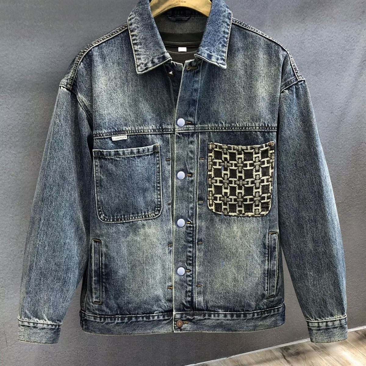 Men's Clothing Retro Heavy Embroidery Pocket Washed Denim Jacket Workwear Jacket Men_mkmklike.com