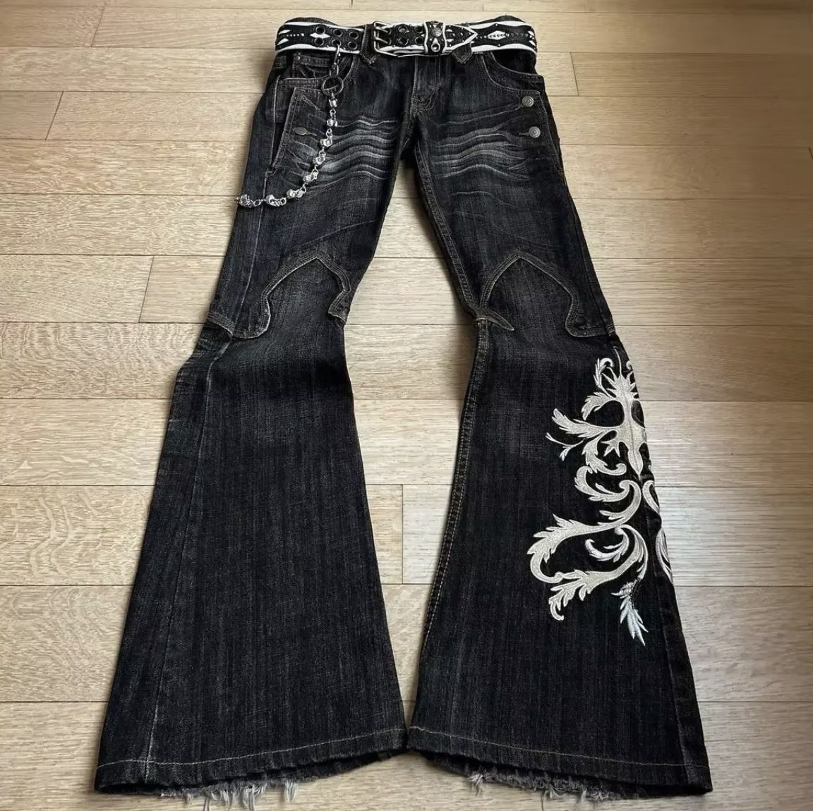 Women's Clothing Retro Embroidery Heavy Work Hot Girl Punk Washed Black Straight Flared Jeans For Women And Men_mkmklike.com