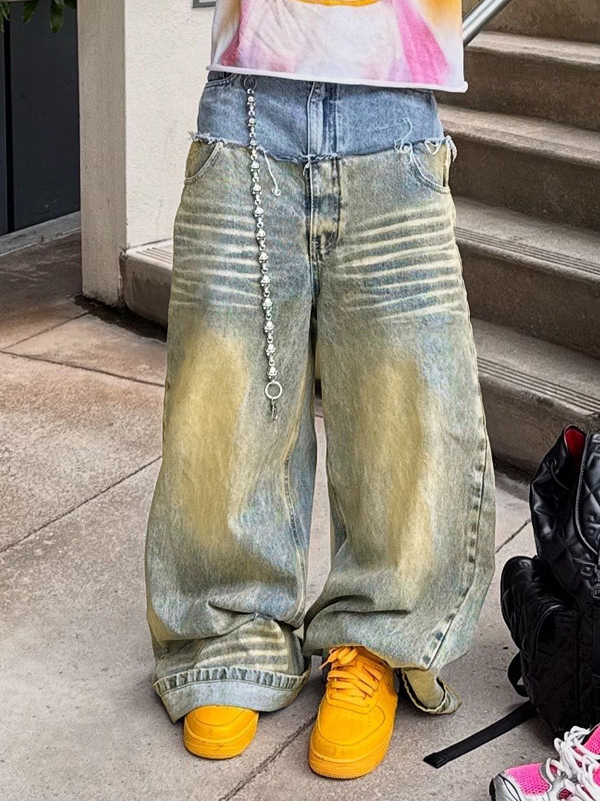 Distressed Denim Jeans For Men - High Street Vintage Style, Relaxed Straight Fit, Mid-Rise Zip Fly, Classic Blue Wash_mkmklike.com