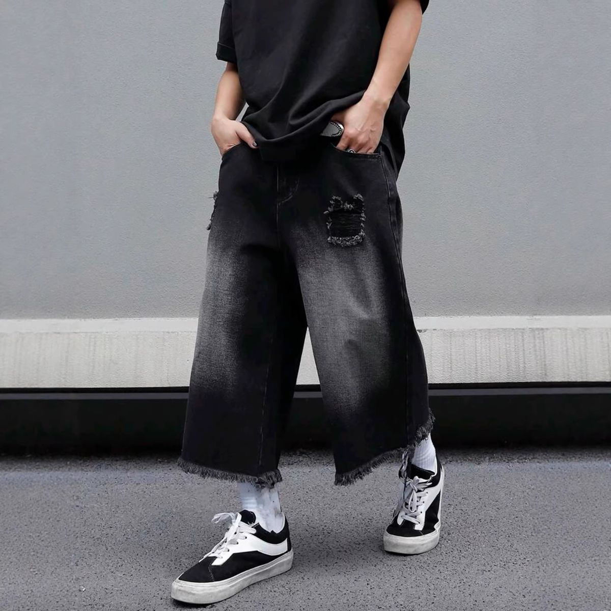 Men's Clothing Men's Retro Washed Frayed Distressed Denim Shorts American Style Summer Trendy Loose Capri Pants Gradient Look_mkmklike.com