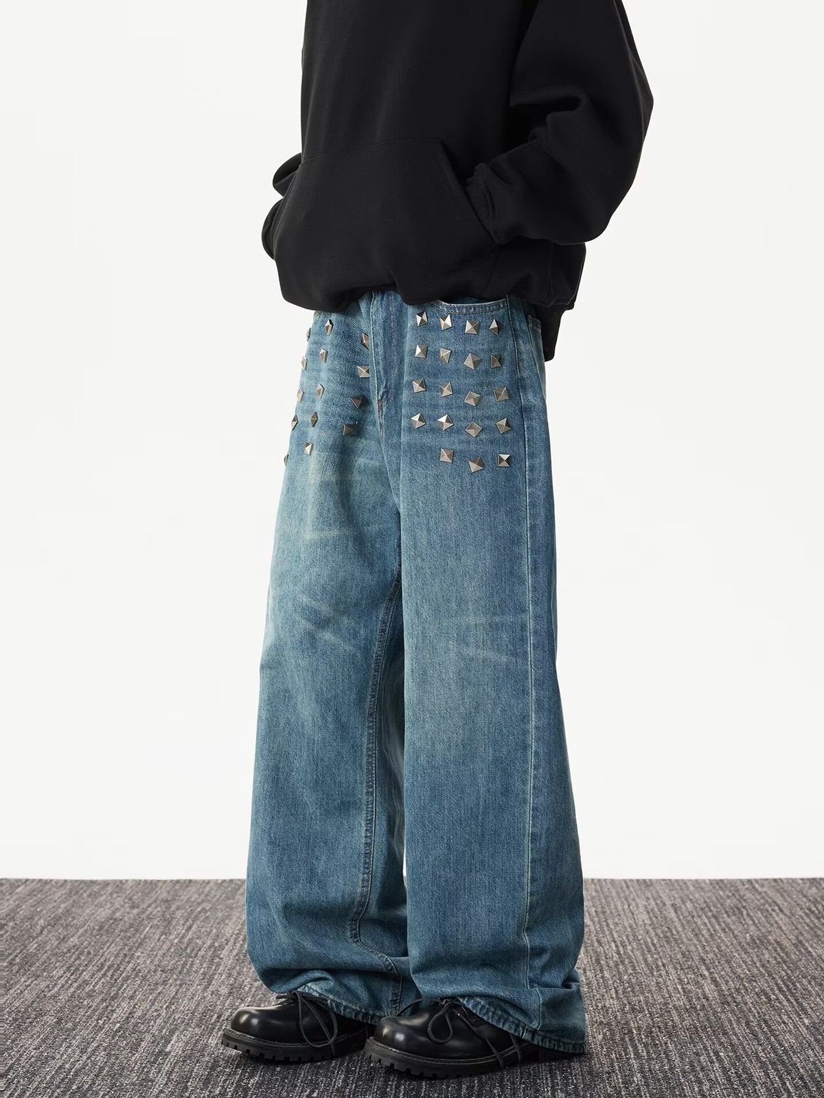 Vintage High-Waisted Distressed Jeans – Retro Wide Leg Denim Pants With Studded Details_mkmklike.com