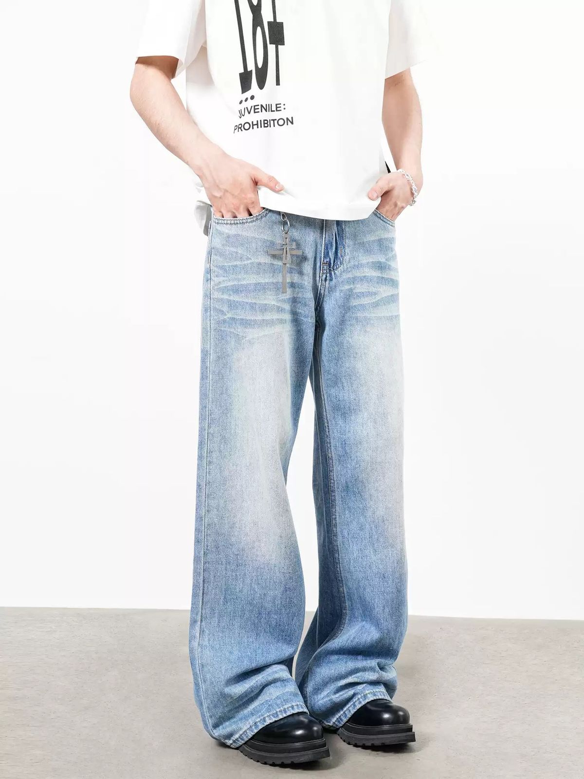 Men's Washed Creased Light Blue Jeans Unisex All Season Trendy Loose Straight Leg Wide Leg Trousers_mkmklike.com