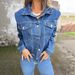 Women's Long-Sleeve Denim Jacket -Inspired Vintage Wash With Relaxed Fit & Stylish Details_mkmklike.com