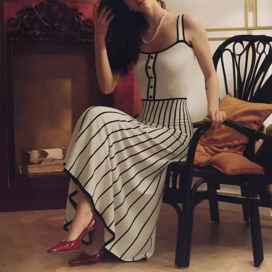 Women's Clothing new fashion contrast color backless mid-length skirt_mkmklike.com