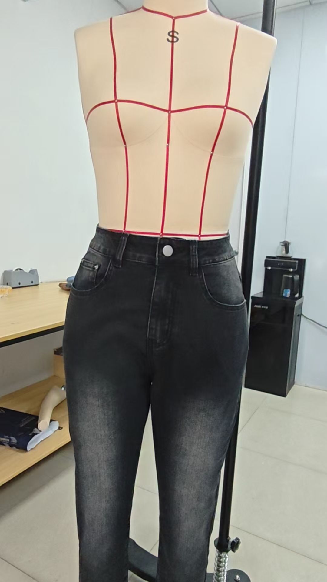 Women’s High-Waisted Straight-Leg Jeans – Classic Brown/Blue/Black Denim Pants (Sizes S-XL, Comfort Stretch, Faded Wash)_mkmklike.com