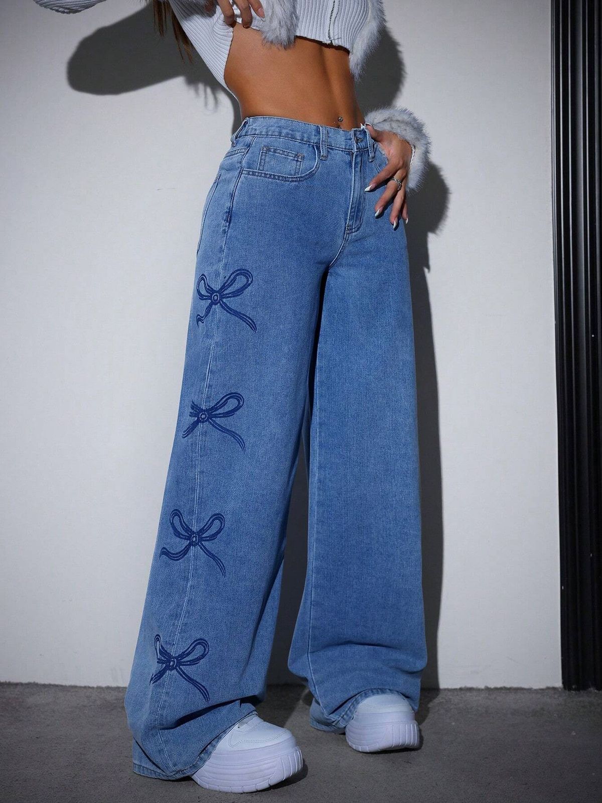 Women's Printed Flared Jeans - High-Waisted Vintage Denim Pants With Butterfly Embroidery (Light Blue/Dark Blue, XS-XXL)_mkmklike.com