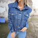Women's Long-Sleeve Denim Jacket -Inspired Vintage Wash With Relaxed Fit & Stylish Details_mkmklike.com