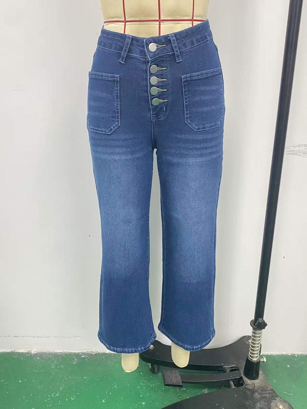 K New Women's Jeans Button Elastic Loose Denim Cropped Pants_mkmklike.com