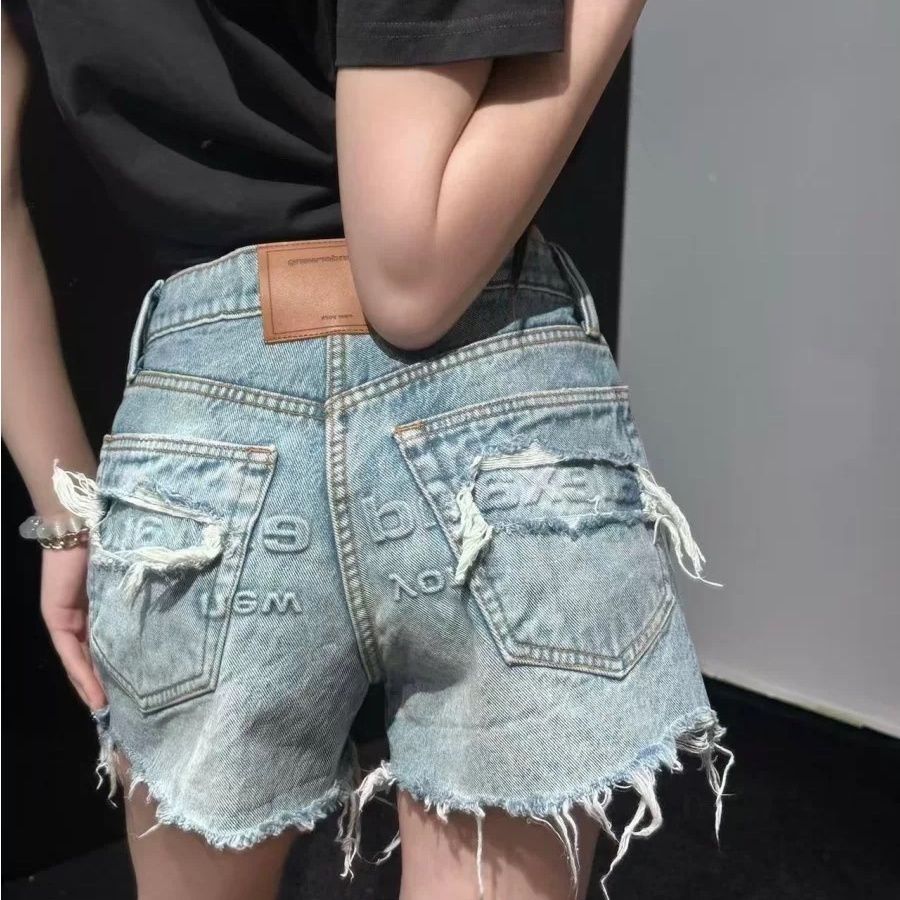2026 High-End Spring/Summer Niche Design Distressed Tassel High-Waisted Wide-Leg Denim Shorts_mkmklike.com