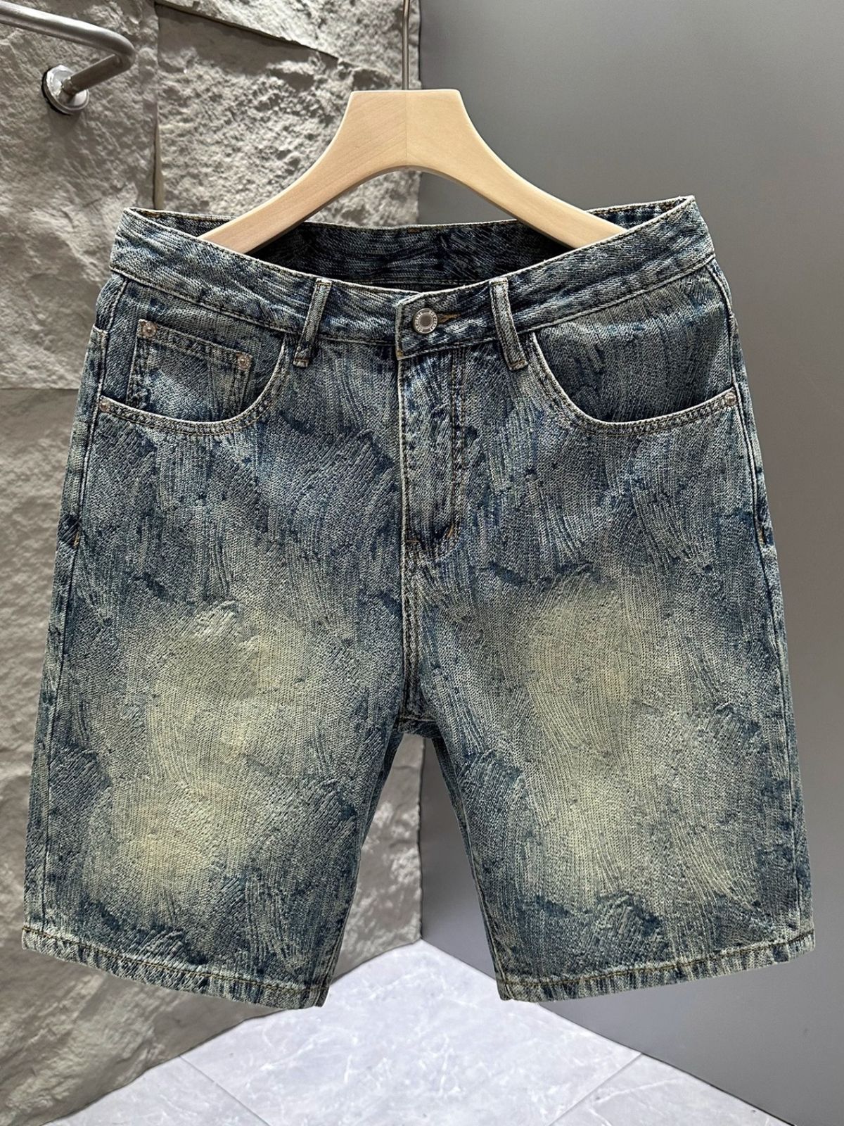 Men's Trendy Versatile American Style Loose Fit Wide Leg Jeans Lightning Bolt Pattern Light Luxury Casual Straight Leg Shorts_mkmklike.com