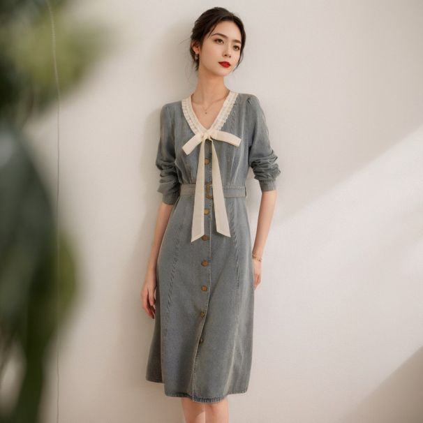 Sweet Pleated Contrasting V-Neck Denim Skirt 2025 Spring Fashion Single Breasted Non Elastic Slim Fit Dress_mkmklike.com