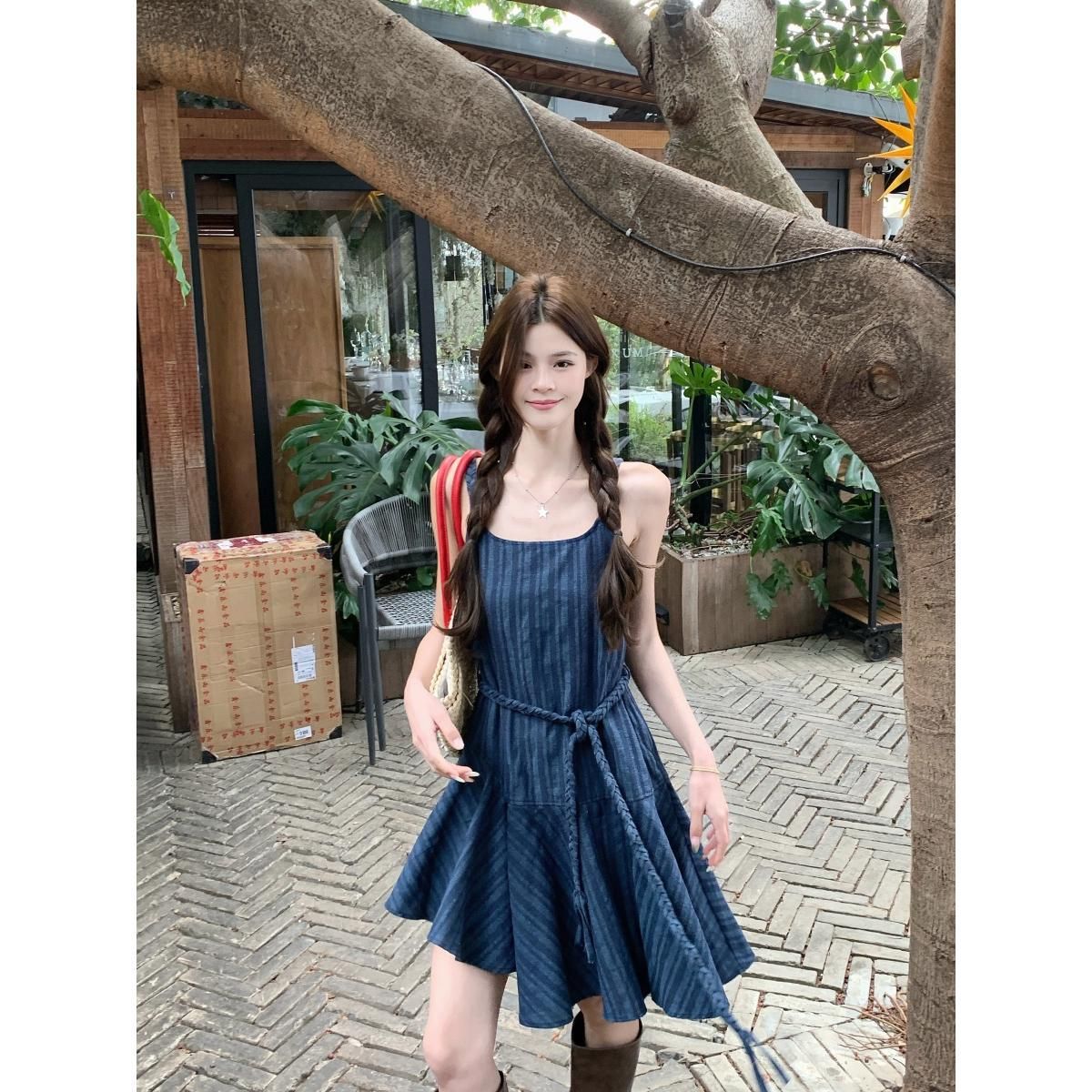 2025 Spring/Summer New Irregular Texture Tie Up Waist Wash Water Striped Strap Denim Dress For Women_mkmklike.com