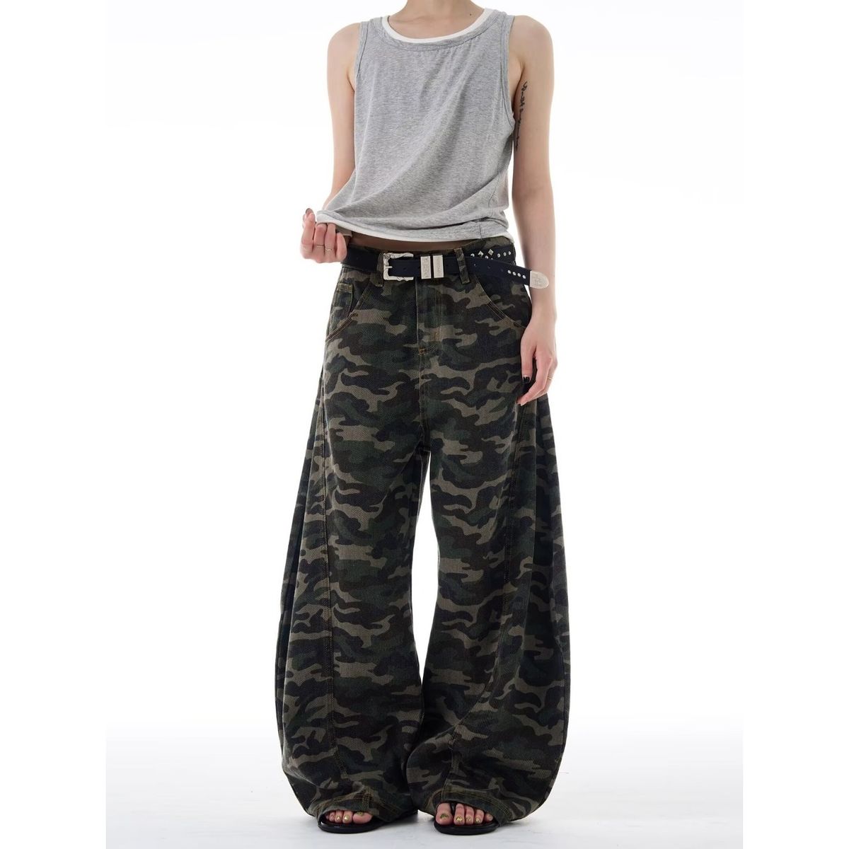 Vintage Washed Camo Cargo Jeans – Unisex Oversized Drop-Crotch Utility Pants(Relaxed Fit, Streetwear, Workwear Aesthetic)_mkmklike.com