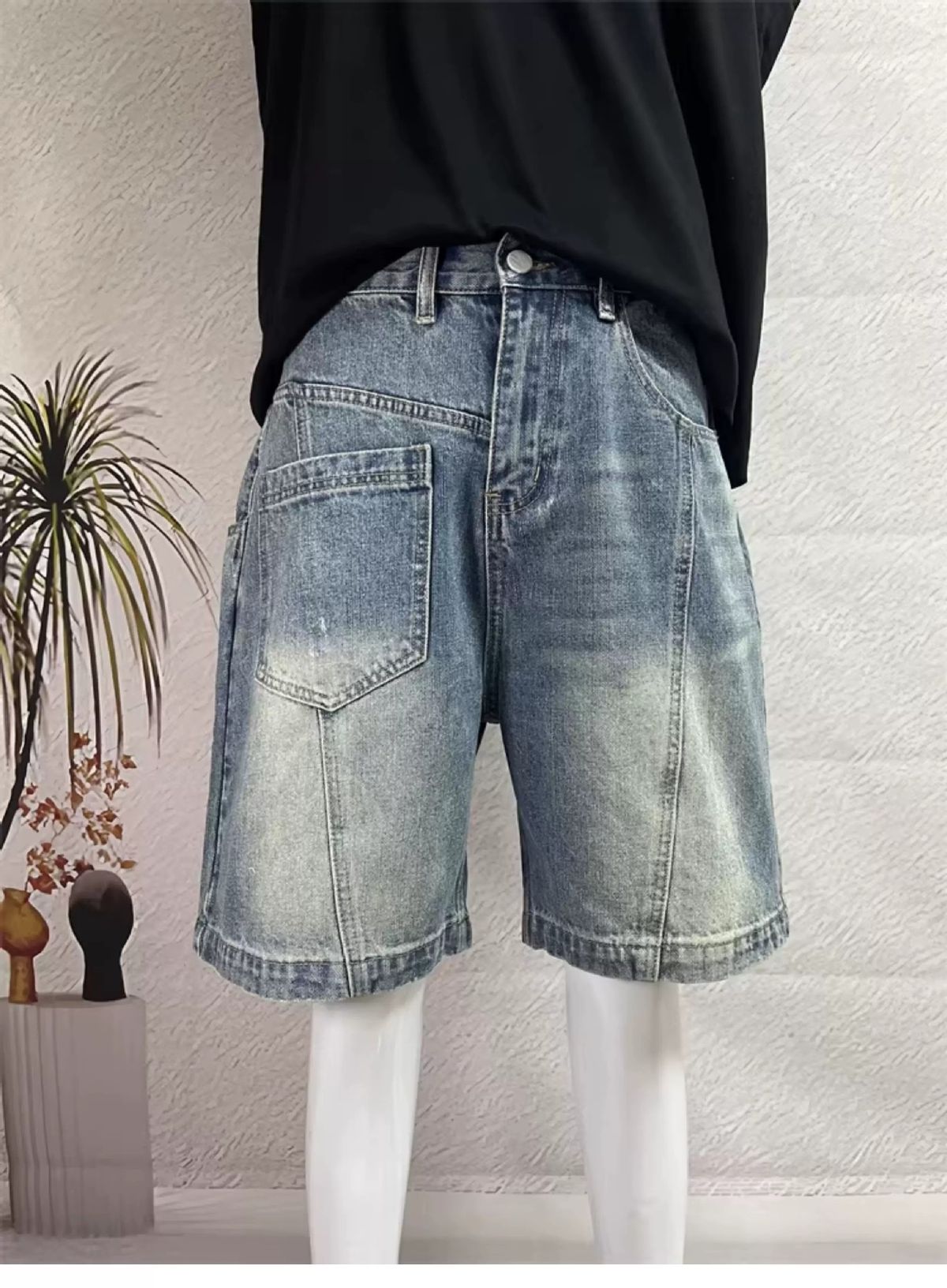 Men's Relaxed Fit Denim Shorts Front Back Splicing Design American Retro Style Loose Straight Leg Washed Distressed Five Point Length_mkmklike.com